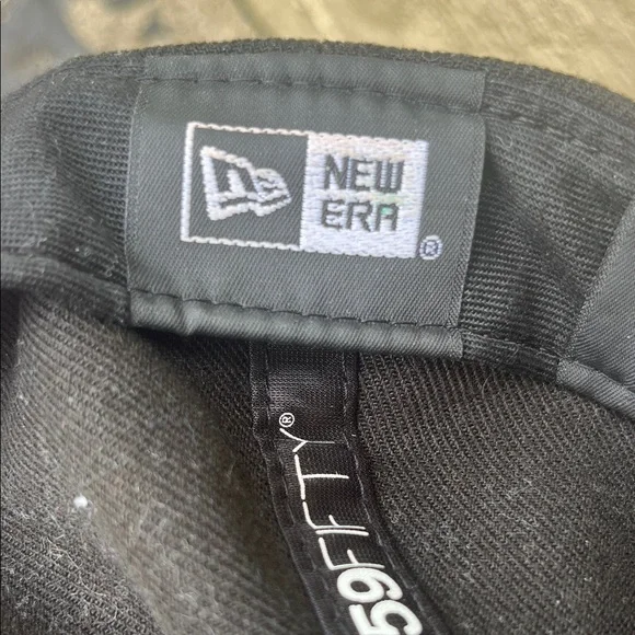 Like new New Era Jet Black Baltimore Orioles baseball Cap - Picture 2 of 15